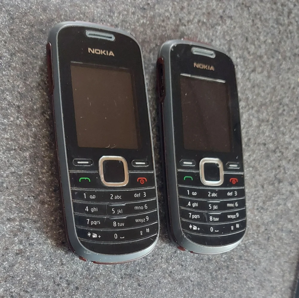 NOKIA T-Mobile Vintage Cell Phones - Pair of 2 Very Good Condition!